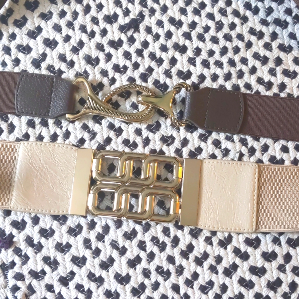 Elegant Tan Belt with Gold Buckle